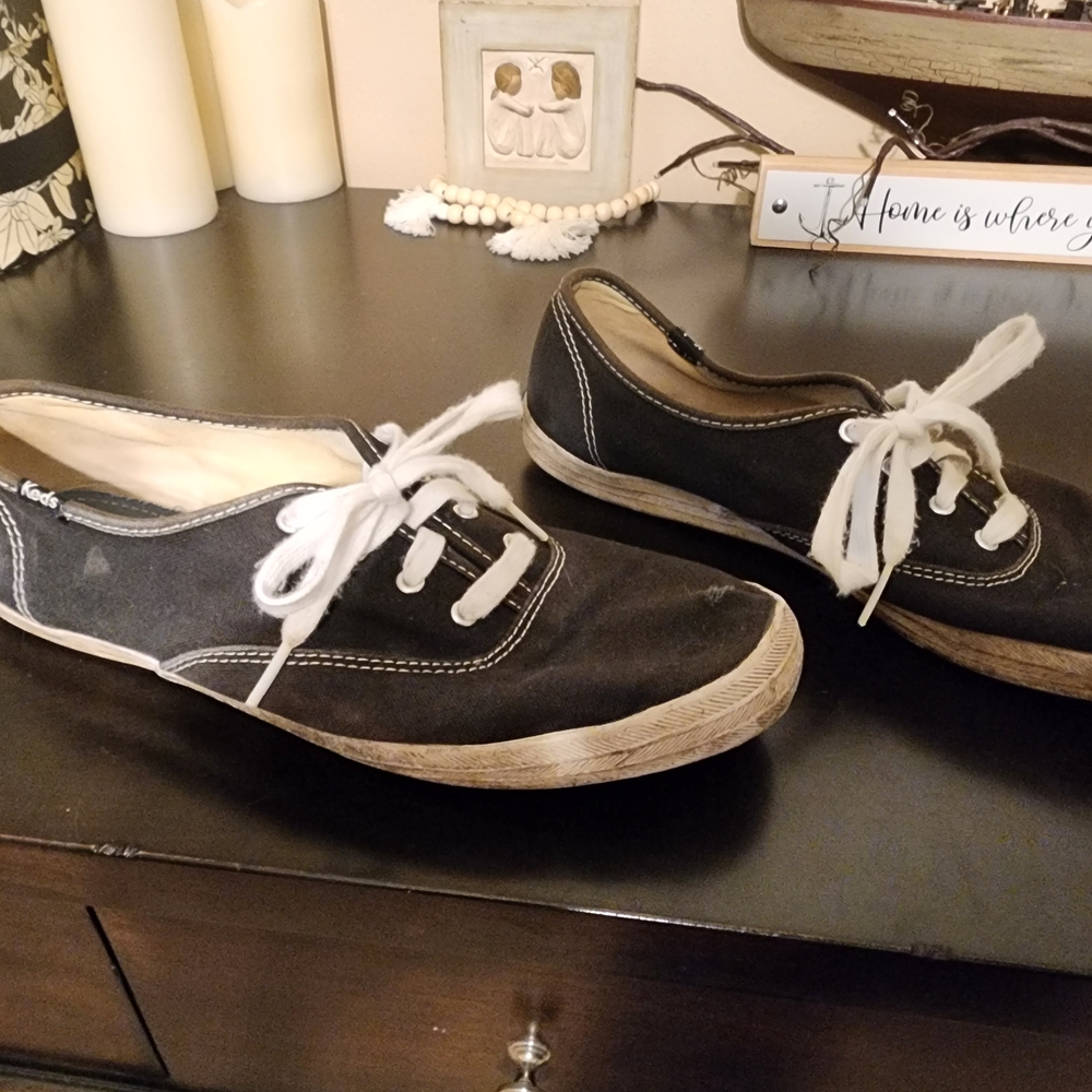 Keds 10, Well Worn